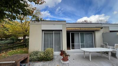 Maison - 96 m² - 5 pièces