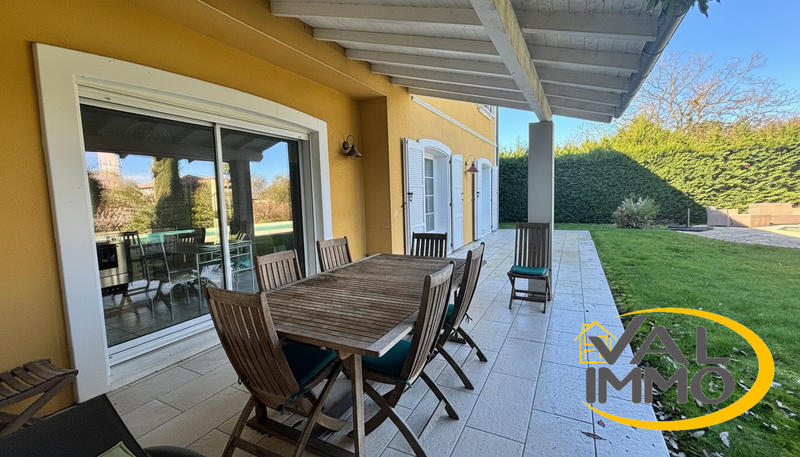 Villa - 200 m² - 6 pièces