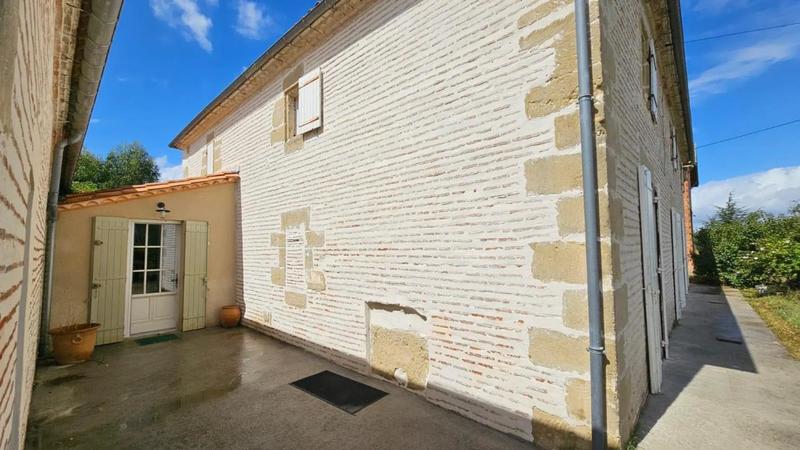 Maison - 285 m² - 11 pièces