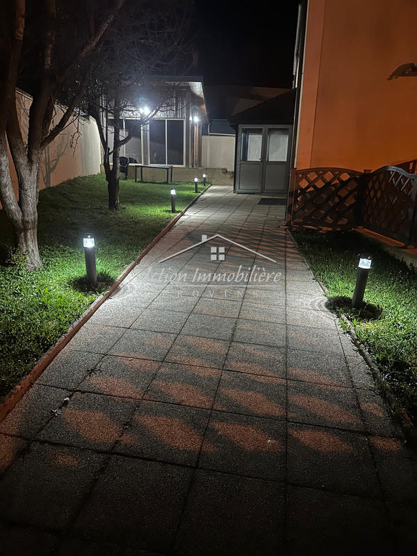 Maison - 234 m² - 6 pièces