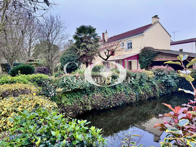 Maison - 90 m² - 4 pièces