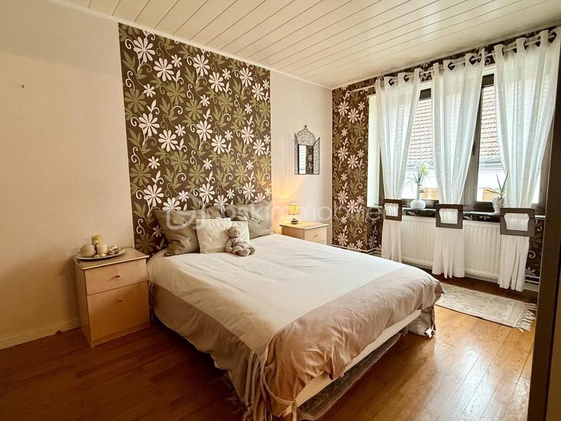 Maison - 239 m² - 11 pièces