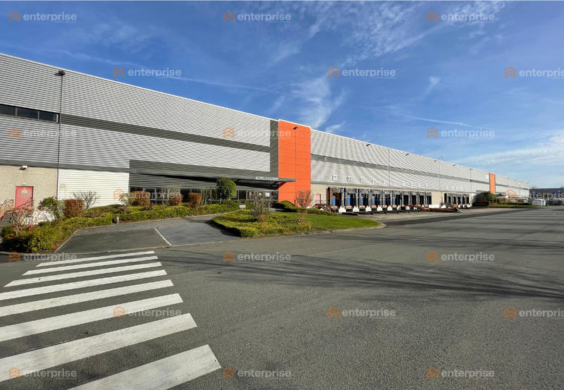 Entrepôt - 18 987 m²