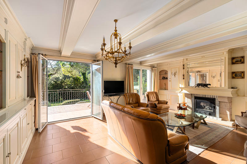 Propriété - 217 m² - 5 pièces