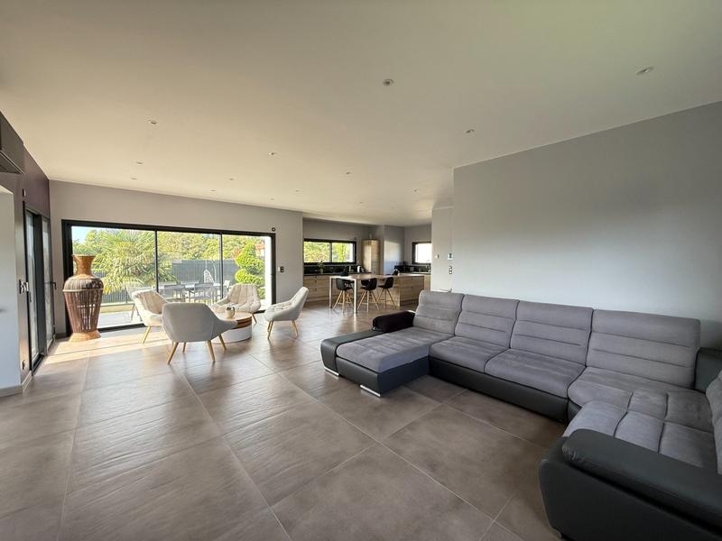 Maison - 165 m² - 5 pièces