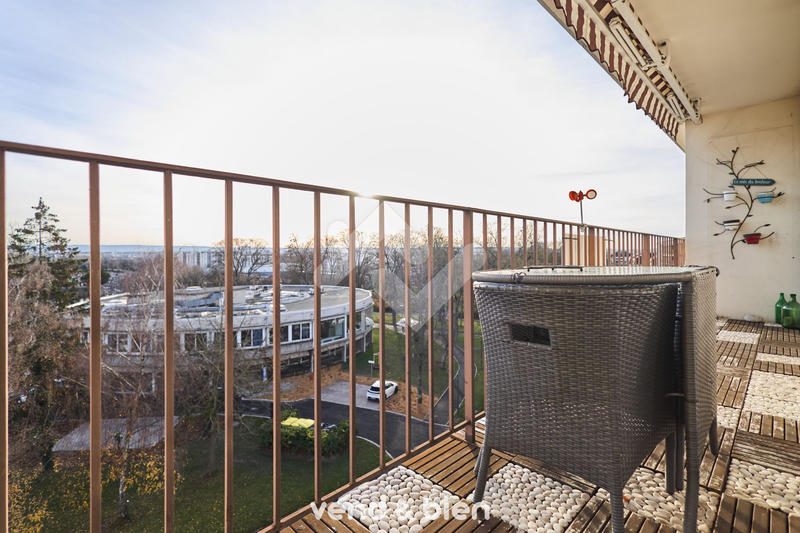 Appartement - 120 m² - 6 pièces