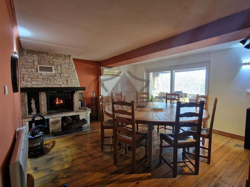 Maison - 320 m² - 9 pièces