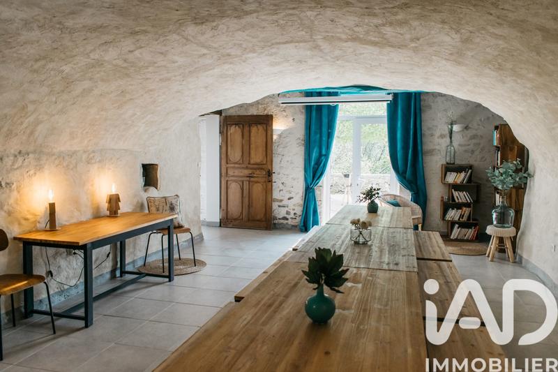 Maison - 750 m² - 24 pièces