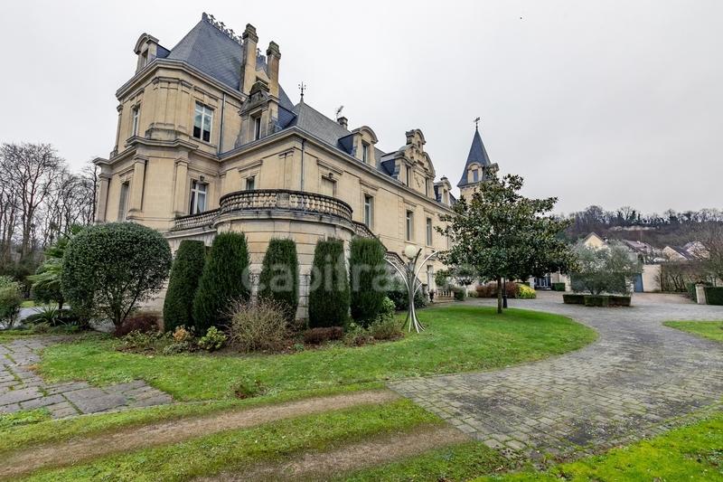 Propriété - 750 m² - 15 pièces