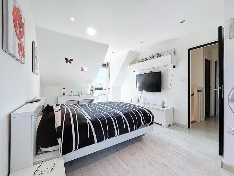 Maison - 137 m² - 5 pièces