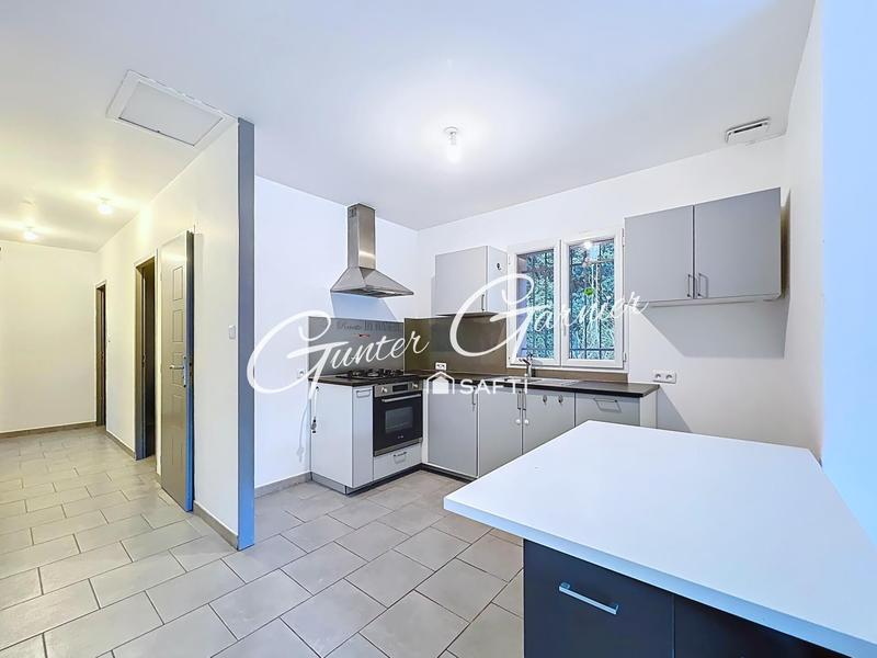 Maison - 92 m² - 4 pièces