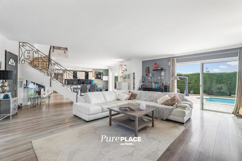 Maison - 182 m² - 7 pièces