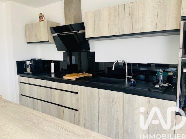 Maison - 300 m² - 6 pièces