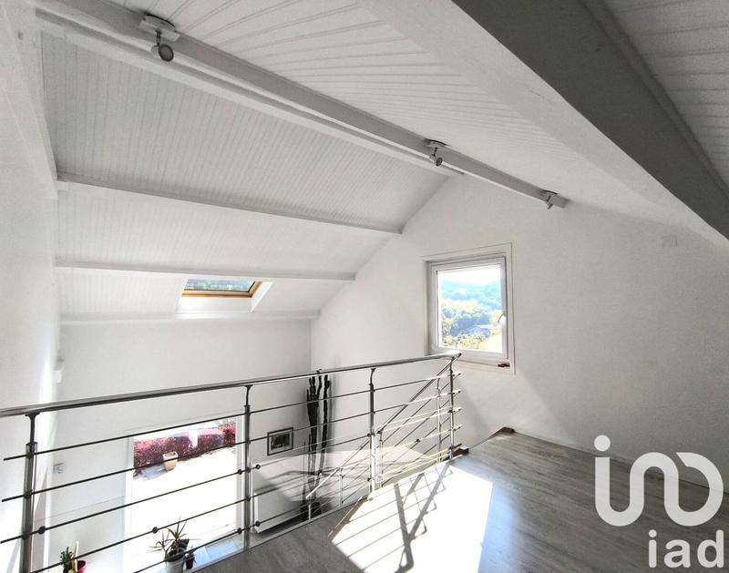 Maison - 220 m² - 7 pièces