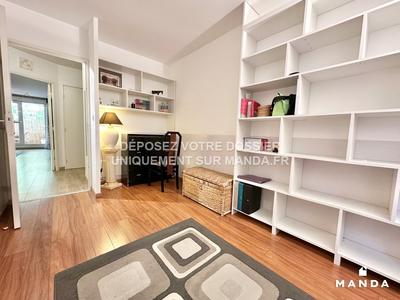Chambre - 11 m² - 3 pièces