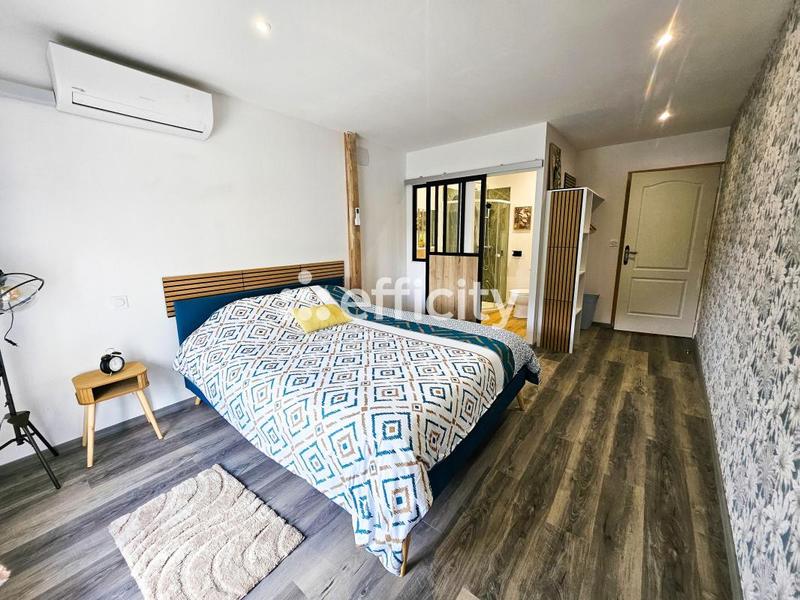 Maison - 470 m² - 10 pièces