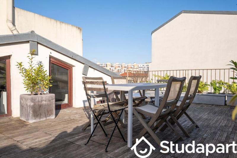 Chambre - 9 m² - 1 pièce