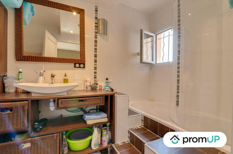 Maison - 187 m² - 7 pièces