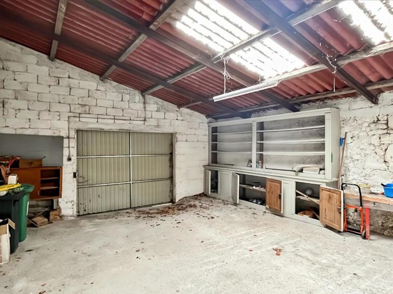 Maison - 290 m² - 8 pièces