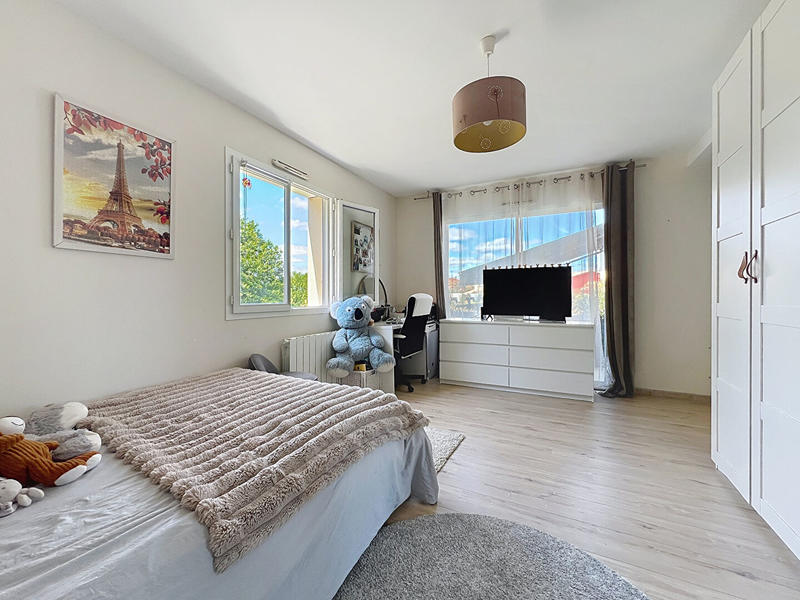 Maison - 247 m² - 8 pièces