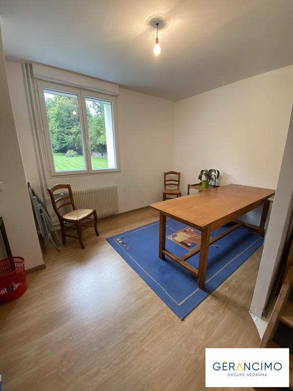 Maison - 216 m² - 8 pièces