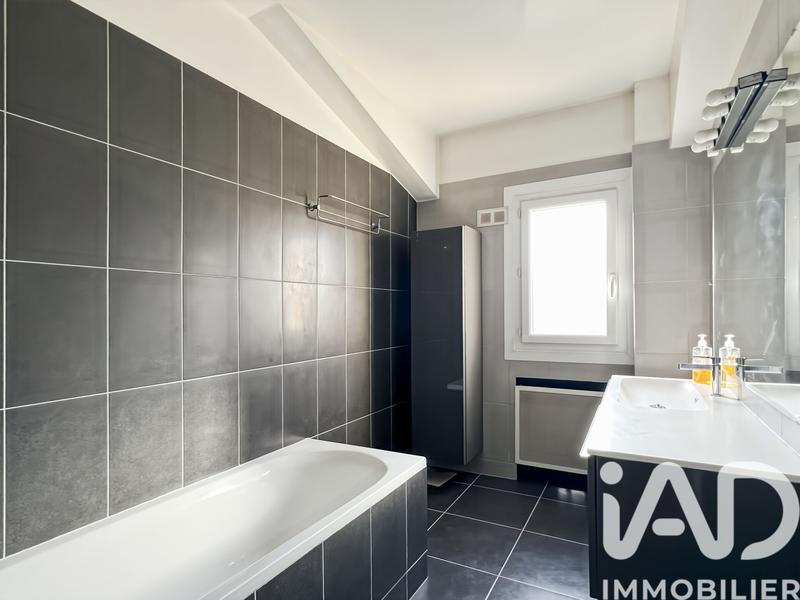 Maison - 195 m² - 6 pièces