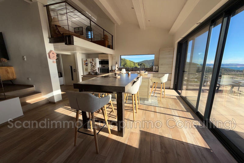 Maison - 162 m² - 5 pièces