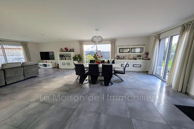 Pavillon - 138 m² - 5 pièces