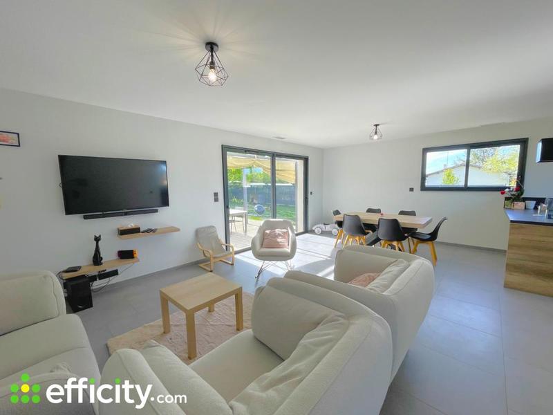 Maison - 97 m² - 6 pièces