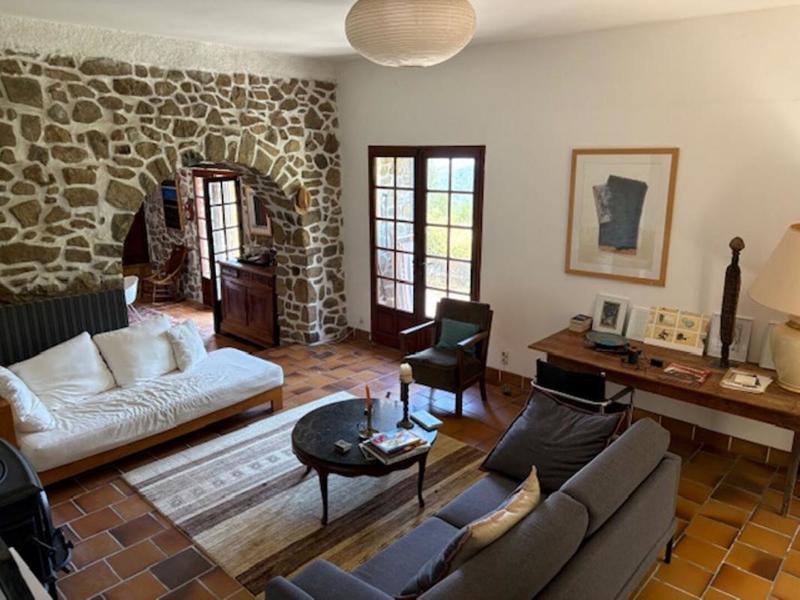 Propriété - 240 m² - 6 pièces