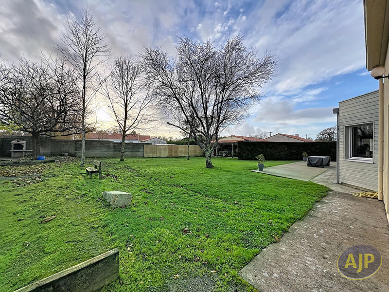 Maison - 198 m² - 8 pièces