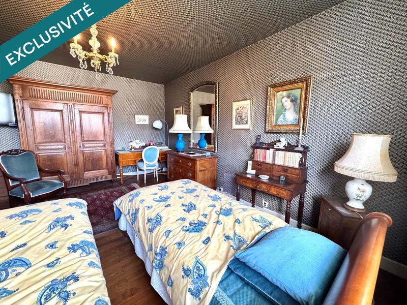 Maison - 235 m² - 9 pièces