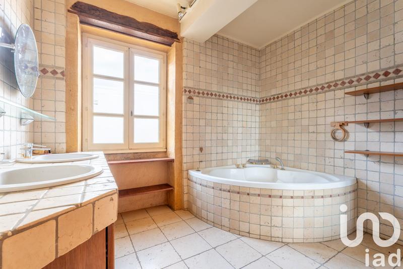 Maison - 265 m² - 9 pièces