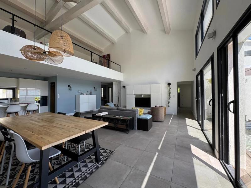 Maison - 187 m² - 7 pièces