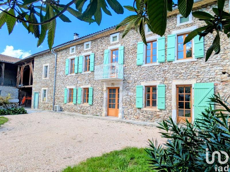 Maison - 237 m² - 6 pièces