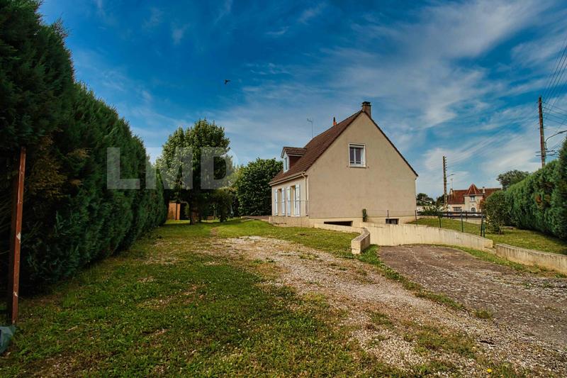 Maison - 92 m² - 4 pièces