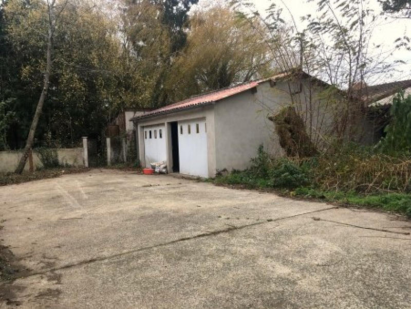 Maison - 220 m² - 10 pièces