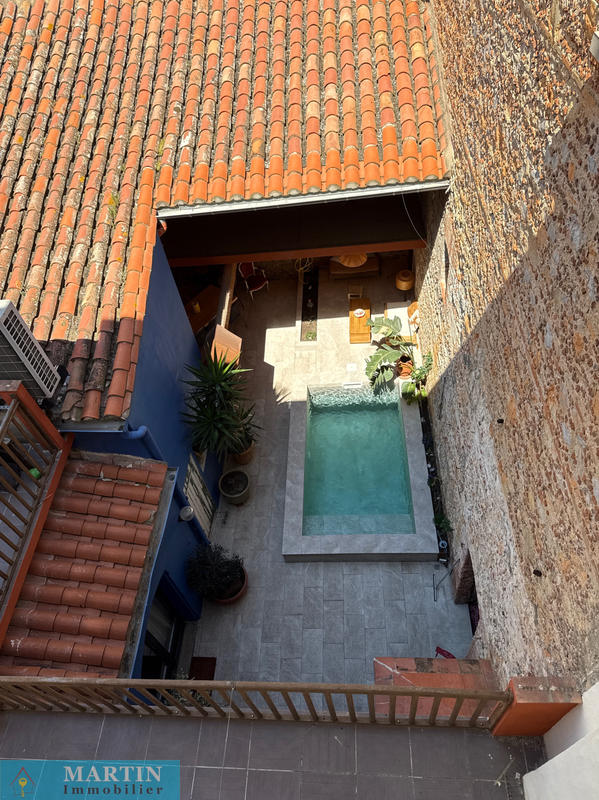 Maison - 250 m² - 9 pièces