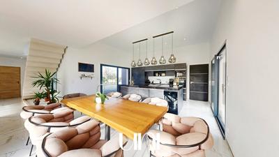 Maison - 150 m² - 5 pièces