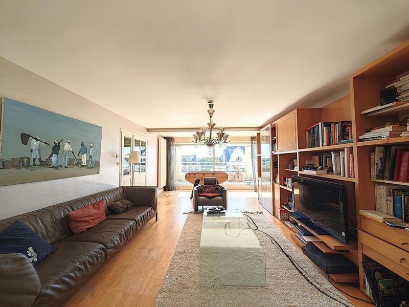 Maison - 360 m² - 15 pièces