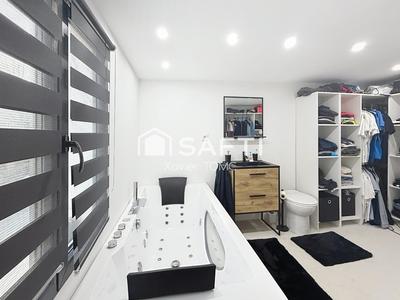 Maison - 130 m² - 8 pièces