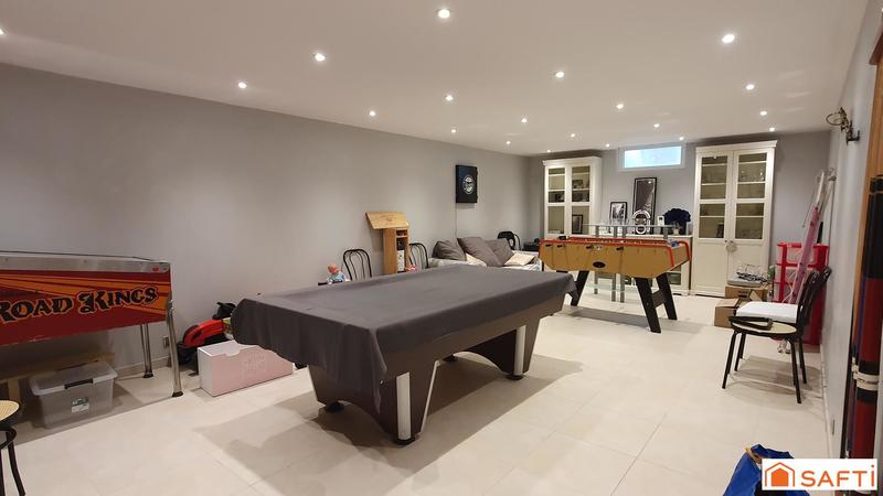 Maison - 180 m² - 5 pièces