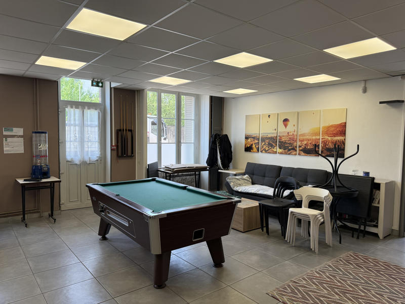 Local commercial - 407 m²