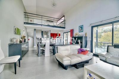 Maison - 246 m² - 5 pièces