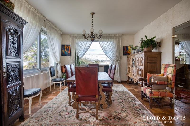 Maison - 213 m² - 7 pièces