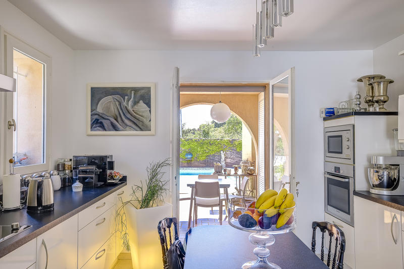 Villa - 214 m² - 6 pièces