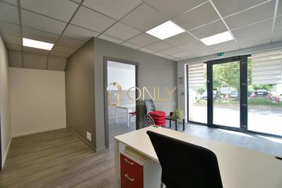 Local commercial - 38 m² - 3 pièces