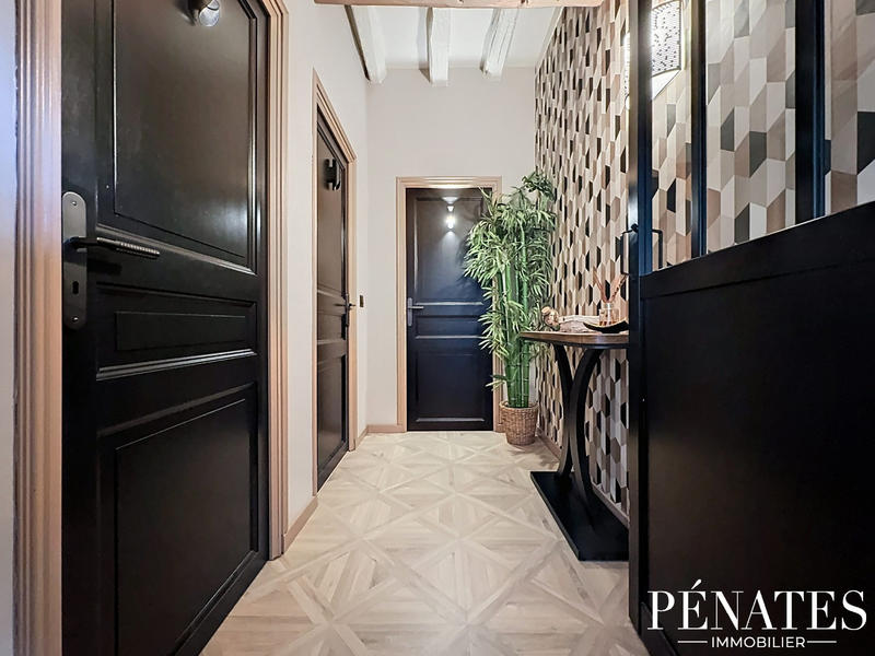 Maison traditionnelle - 295 m² - 6 pièces