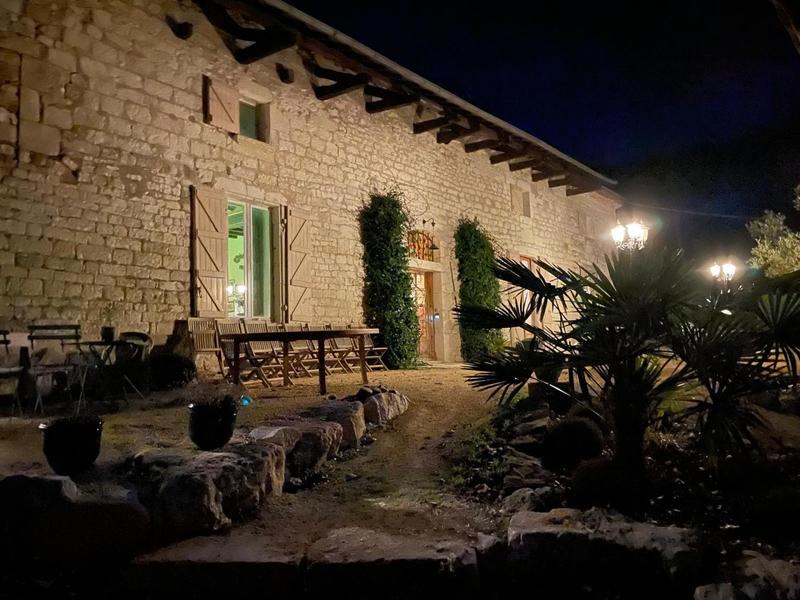 Maison - 420 m² - 21 pièces