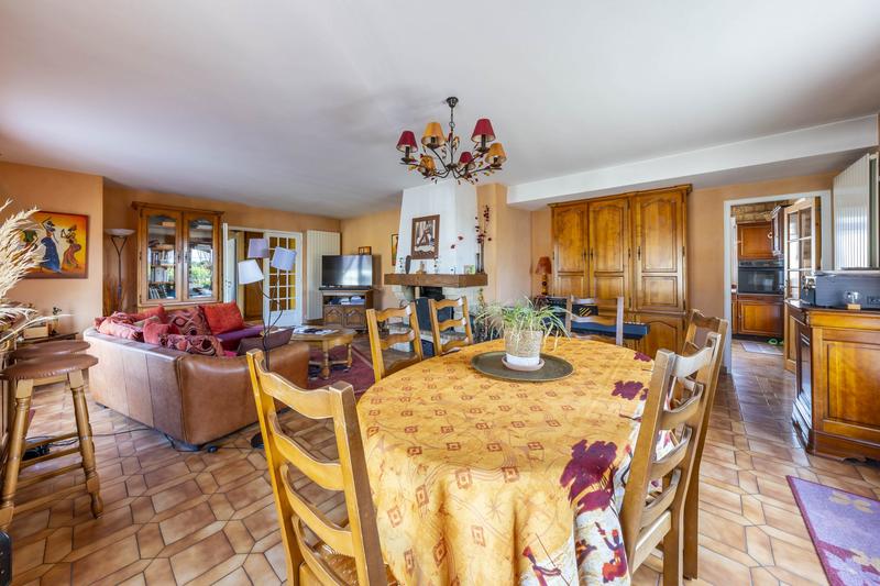 Maison - 190 m² - 11 pièces